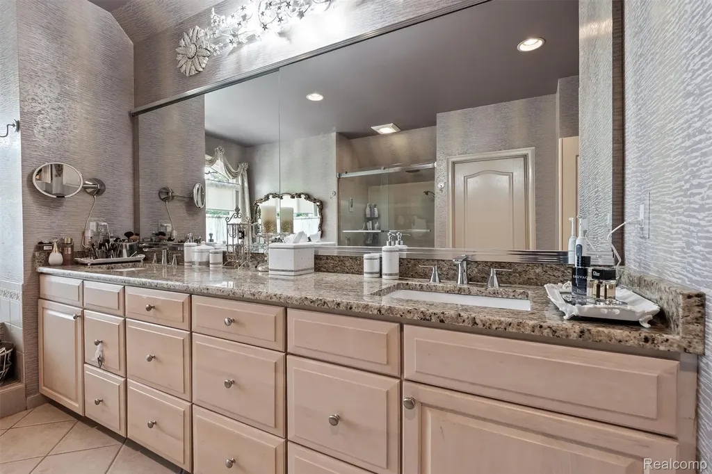 61496 Beacon Hill Drive Washington Township MI 48094