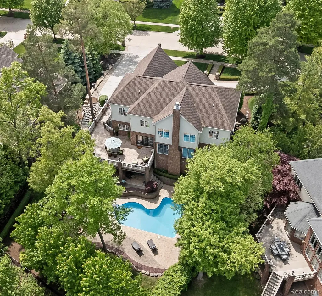 61496 Beacon Hill Drive Washington Township MI 48094