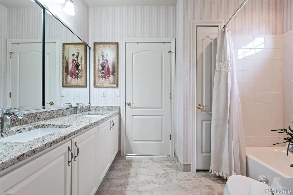 61496 Beacon Hill Drive Washington Township MI 48094