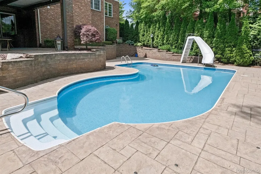 61496 Beacon Hill Drive Washington Township MI 48094