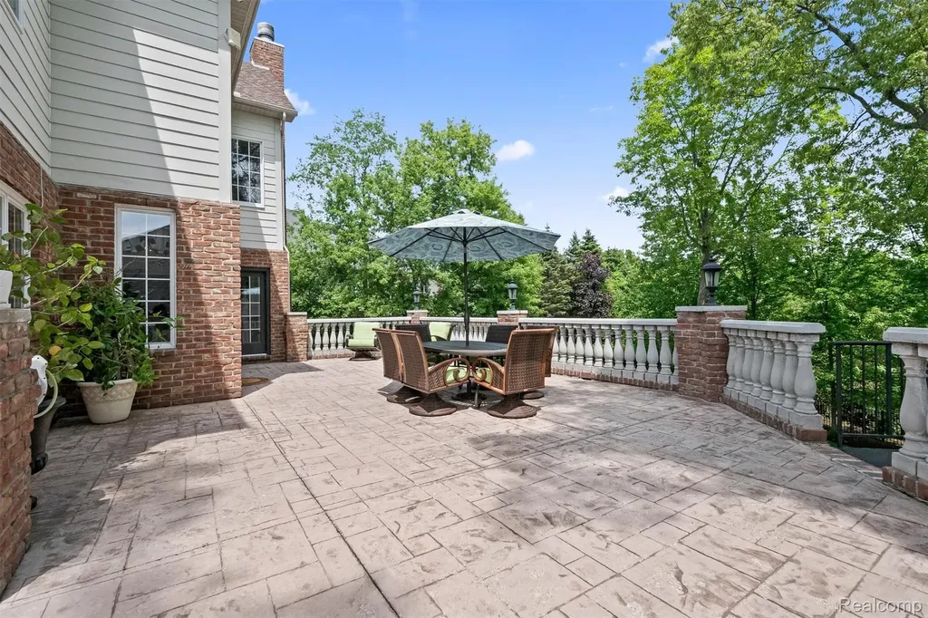 61496 Beacon Hill Drive Washington Township MI 48094