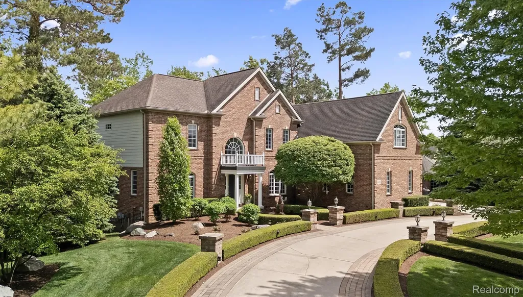 61496 Beacon Hill Drive Washington Township MI 48094