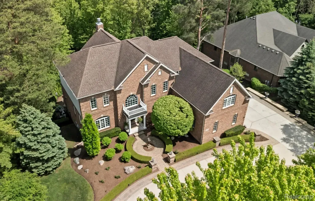61496 Beacon Hill Drive Washington Township MI 48094