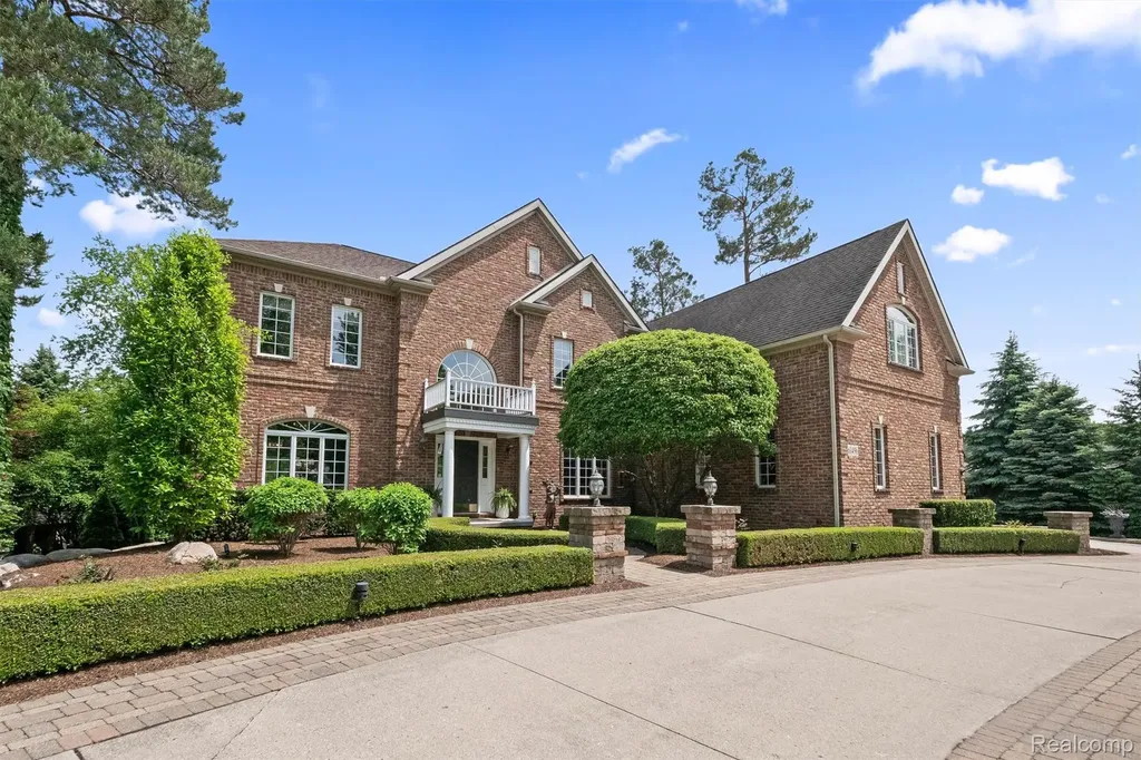 61496 Beacon Hill Drive Washington Township MI 48094