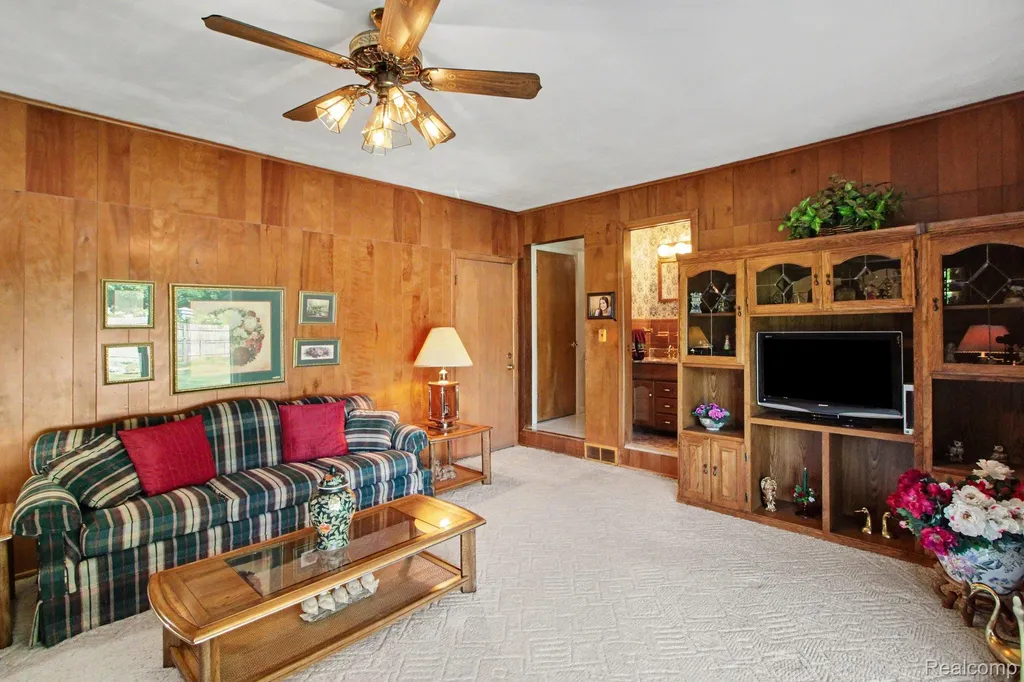 3577 Meadowleigh Lane Waterford Charter Township MI 48329
