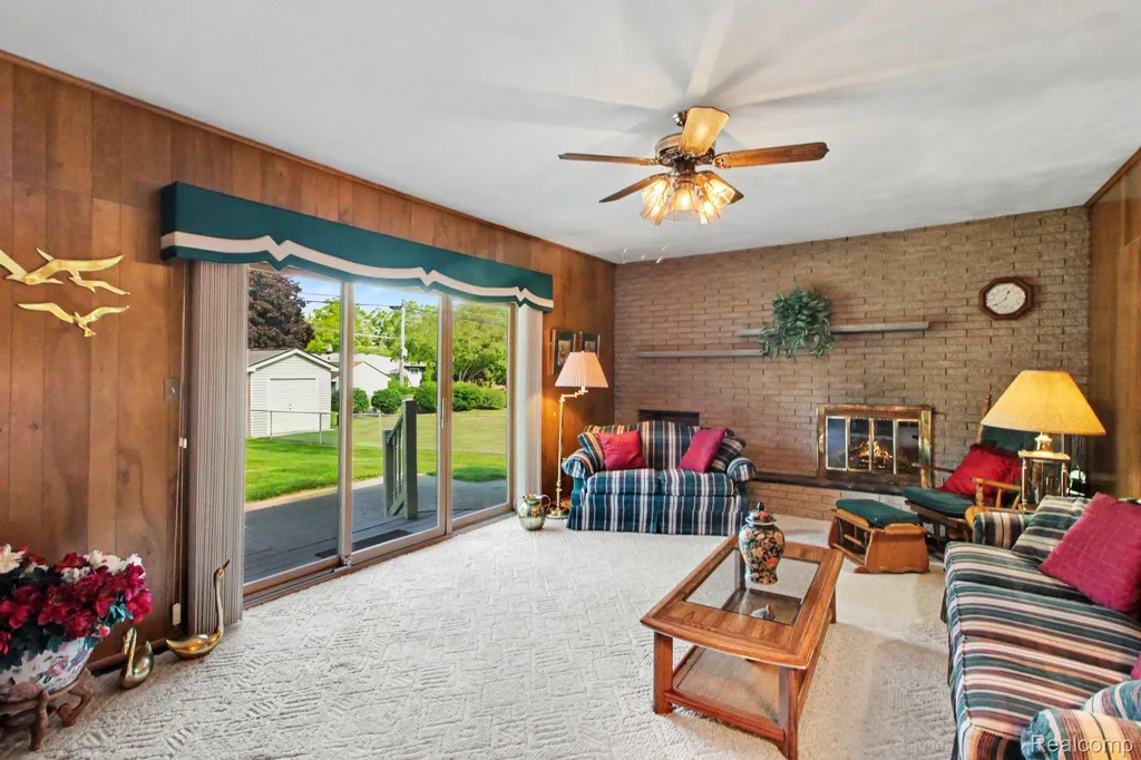 3577 Meadowleigh Lane Waterford Charter Township MI 48329
