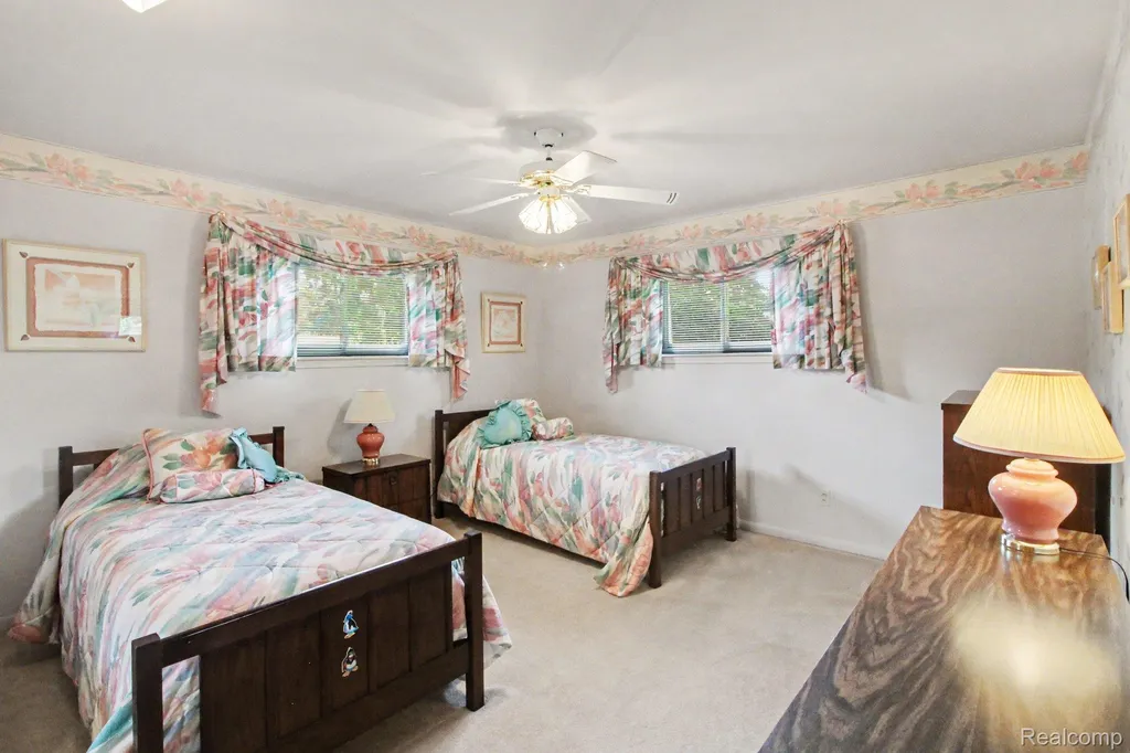 3577 Meadowleigh Lane Waterford Charter Township MI 48329