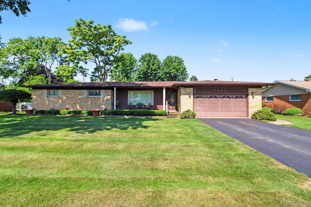 3577 Meadowleigh Lane Waterford Charter Township MI 48329