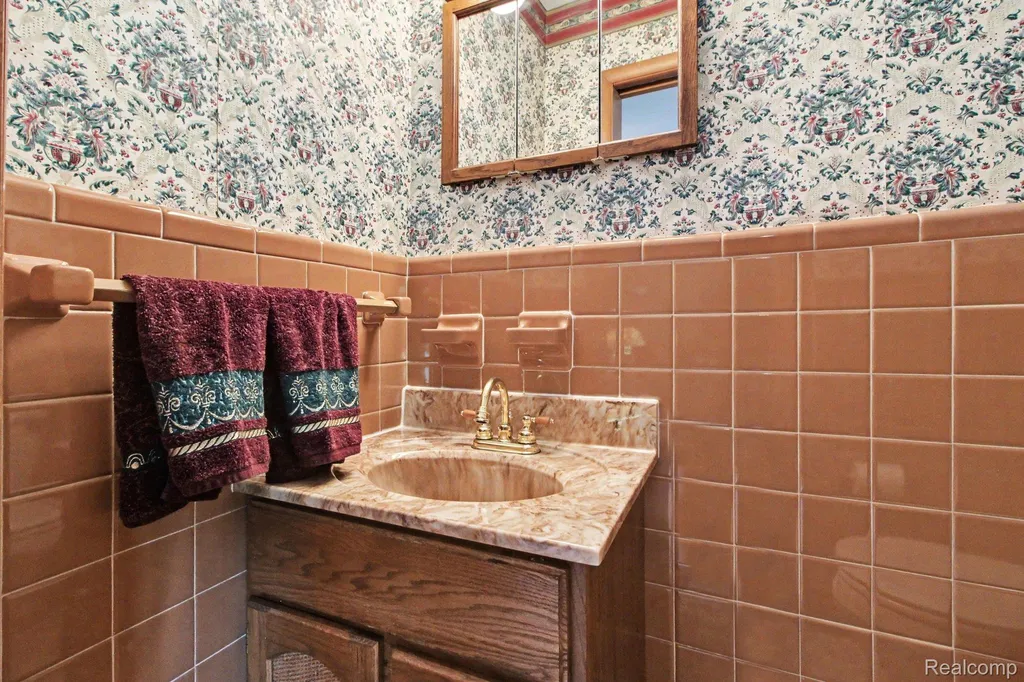 3577 Meadowleigh Lane Waterford Charter Township MI 48329
