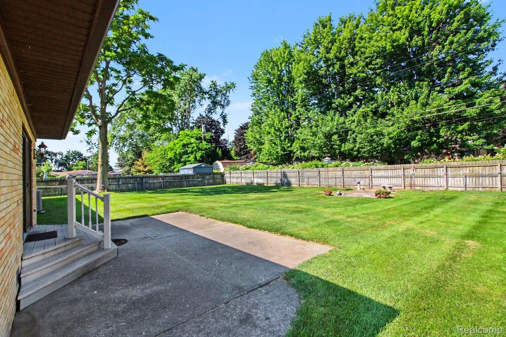3577 Meadowleigh Lane Waterford Charter Township MI 48329