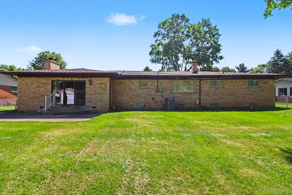 3577 Meadowleigh Lane Waterford Charter Township MI 48329