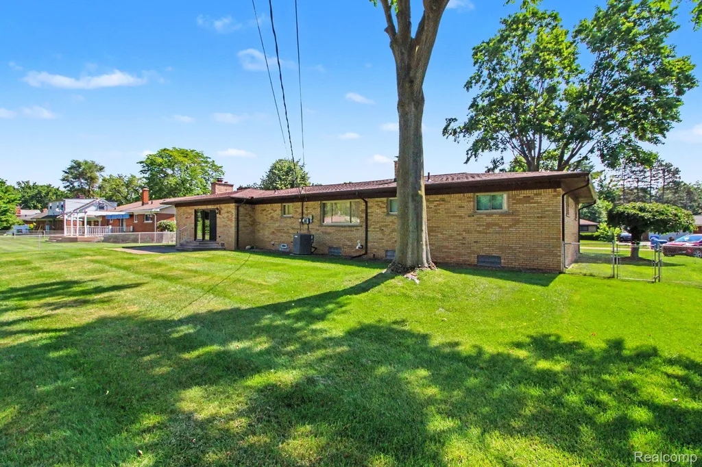 3577 Meadowleigh Lane Waterford Charter Township MI 48329