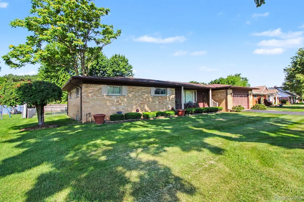 3577 Meadowleigh Lane Waterford Charter Township MI 48329
