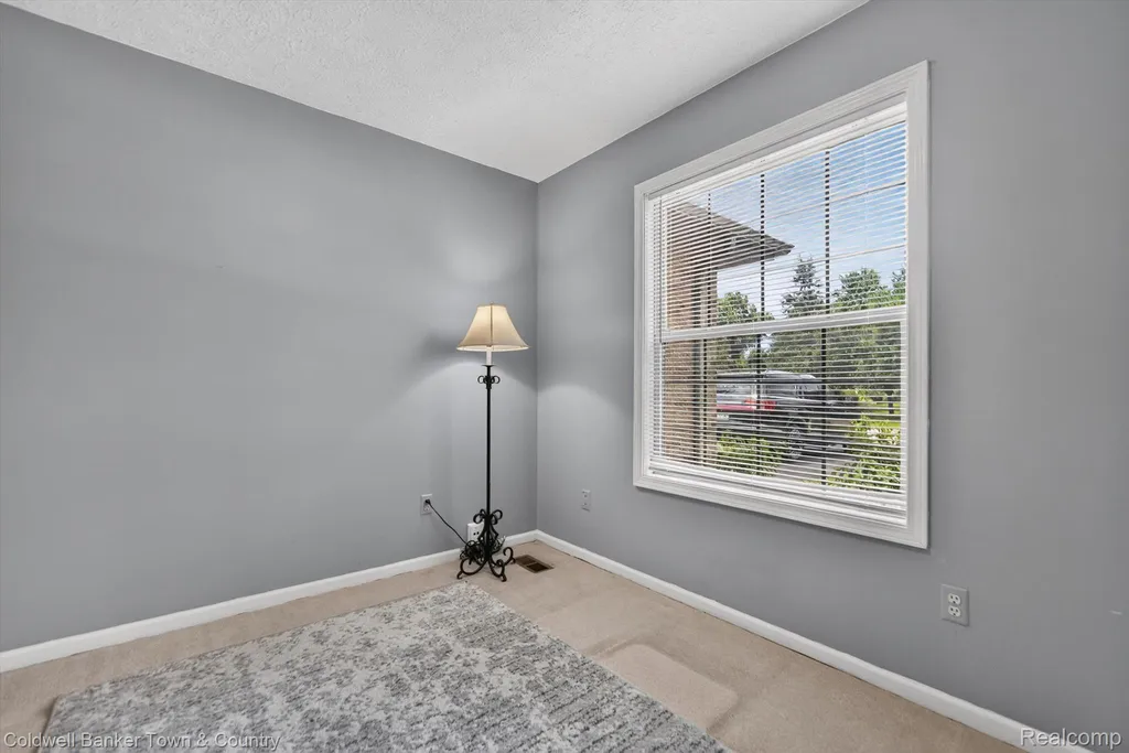 9016 Hyacinth Way Green Oak Township MI 48116