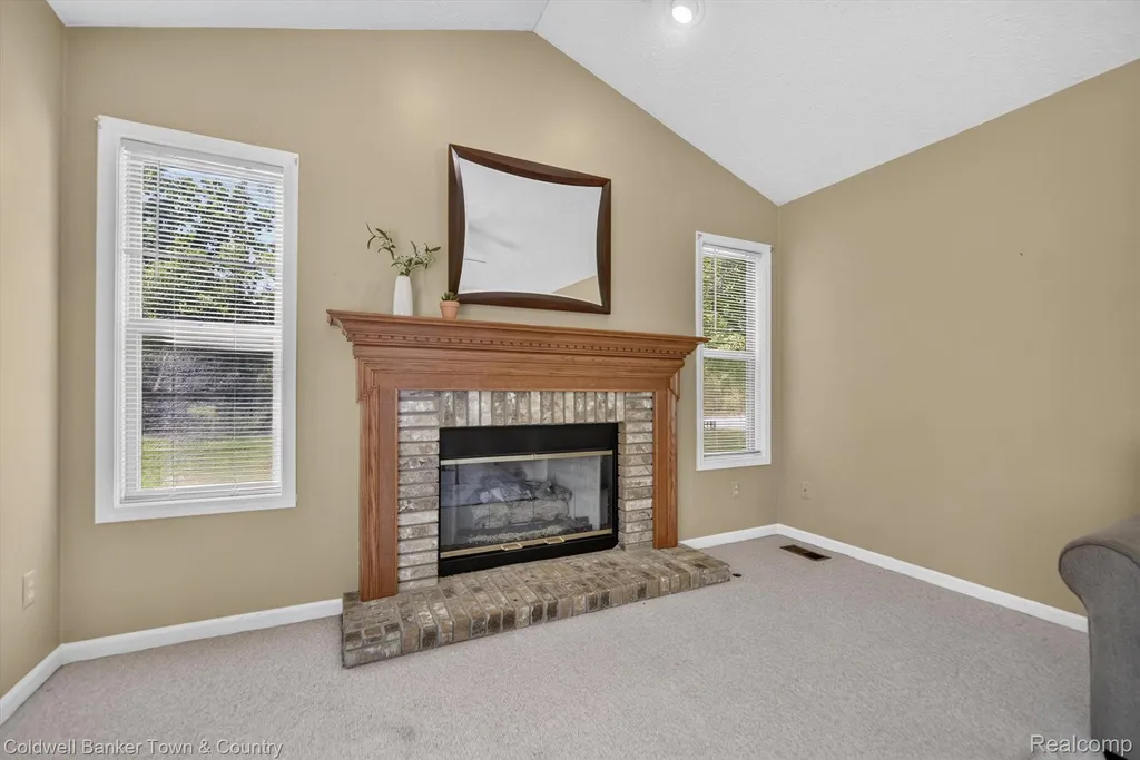 9016 Hyacinth Way Green Oak Township MI 48116