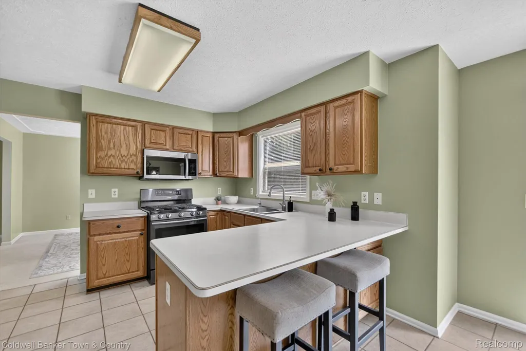 9016 Hyacinth Way Green Oak Township MI 48116