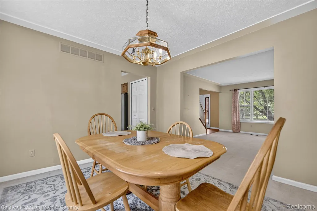 9016 Hyacinth Way Green Oak Township MI 48116