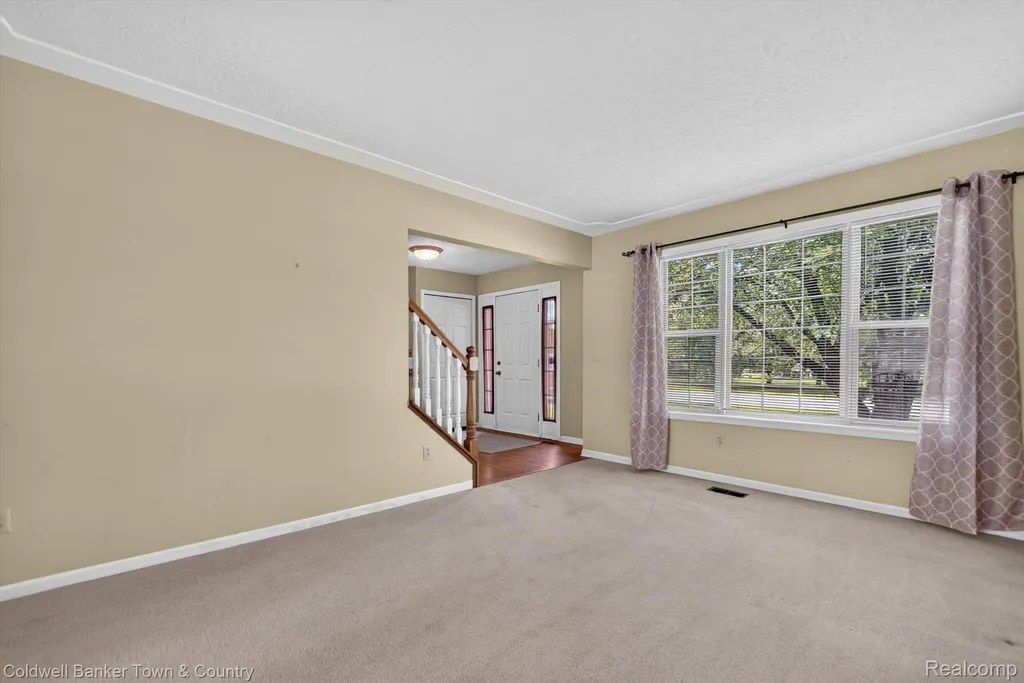 9016 Hyacinth Way Green Oak Township MI 48116