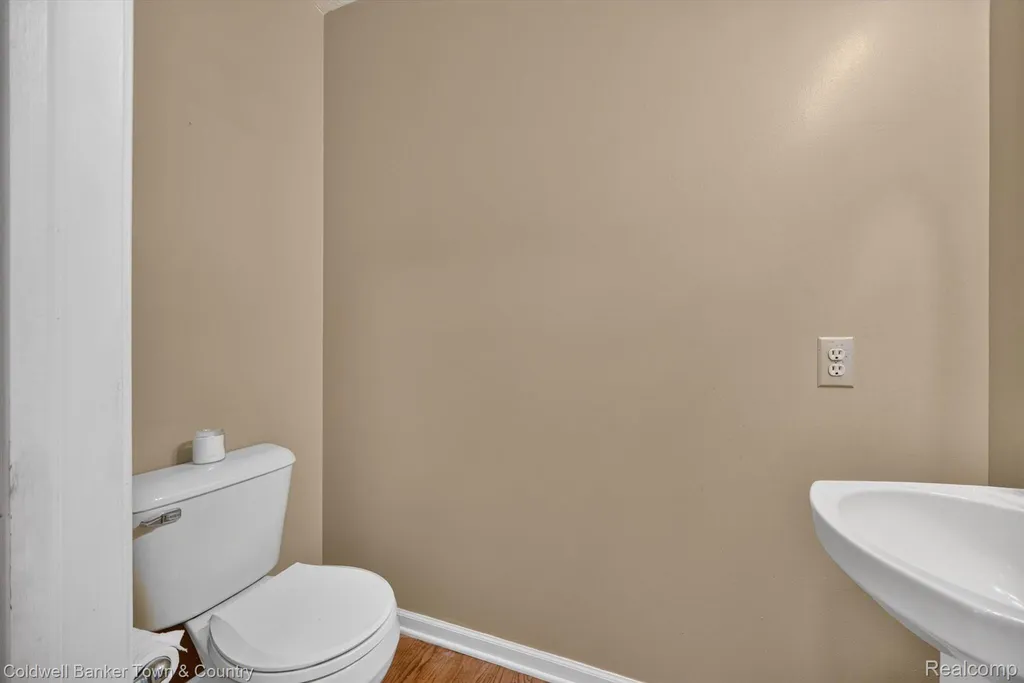 9016 Hyacinth Way Green Oak Township MI 48116