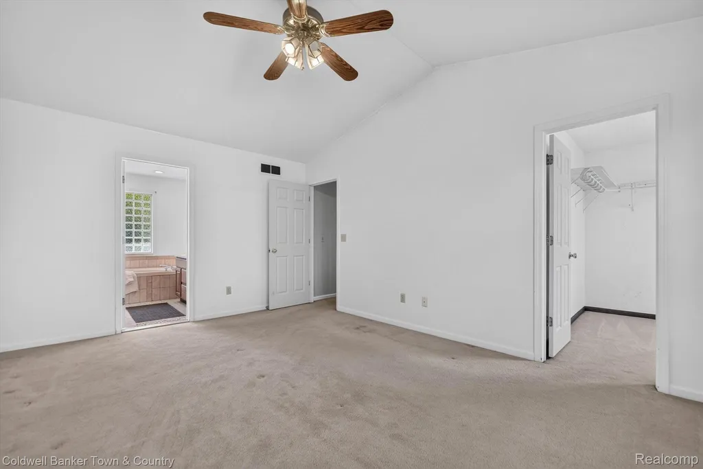 9016 Hyacinth Way Green Oak Township MI 48116