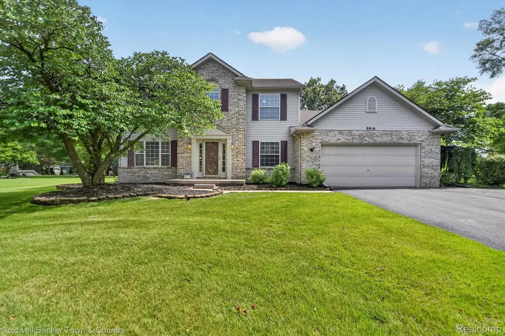 9016 Hyacinth Way Green Oak Township MI 48116