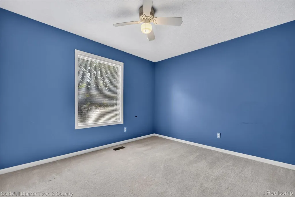 9016 Hyacinth Way Green Oak Township MI 48116