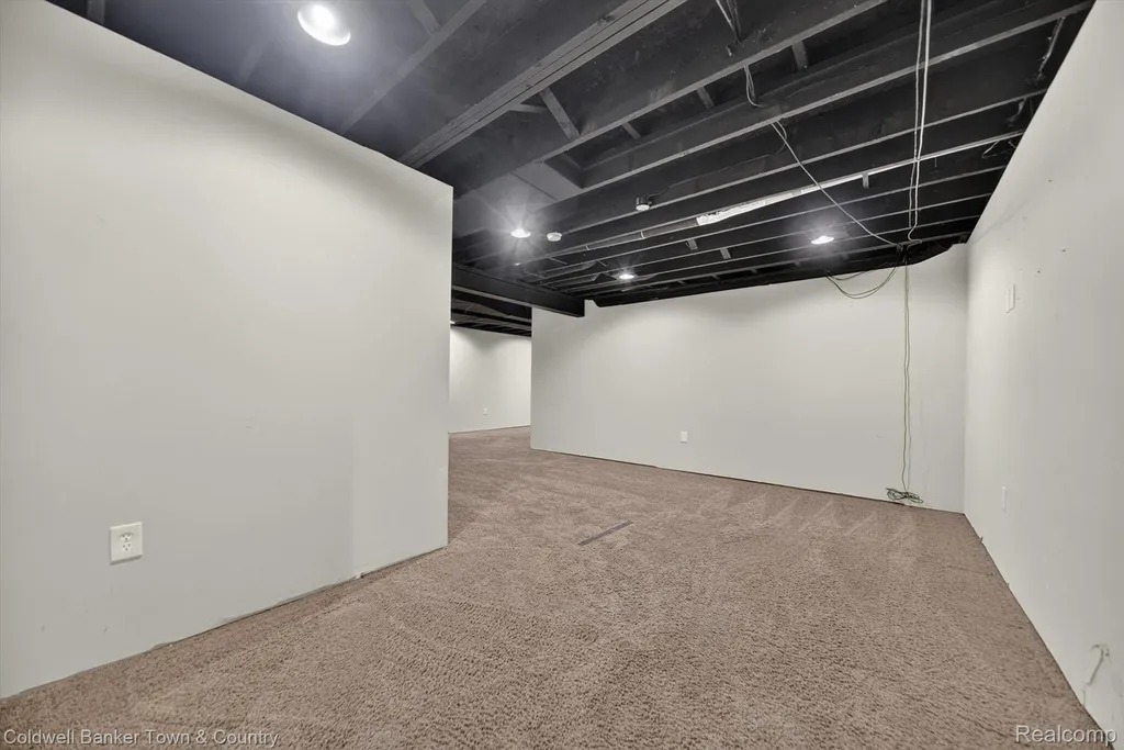 9016 Hyacinth Way Green Oak Township MI 48116