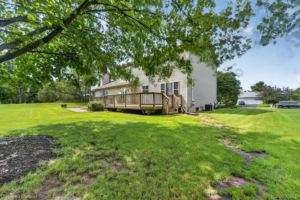 9016 Hyacinth Way Green Oak Township MI 48116