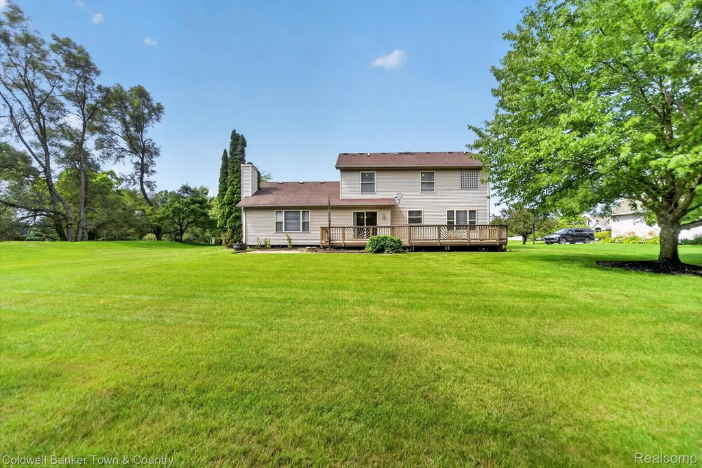 9016 Hyacinth Way Green Oak Township MI 48116