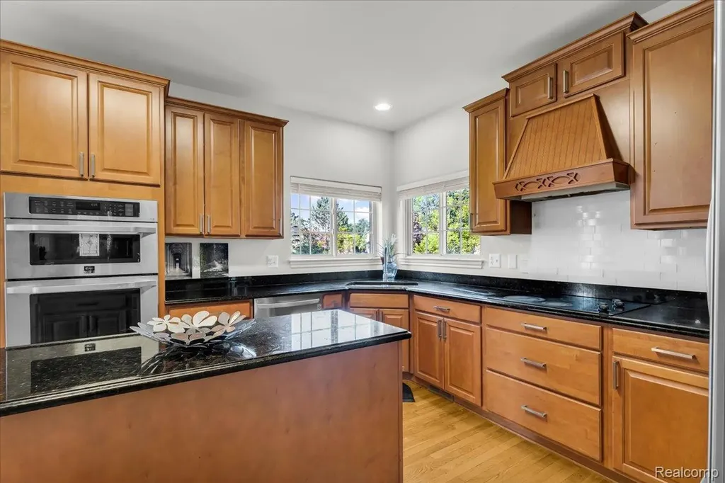 1143 Polo Drive South Lyon City MI 48178