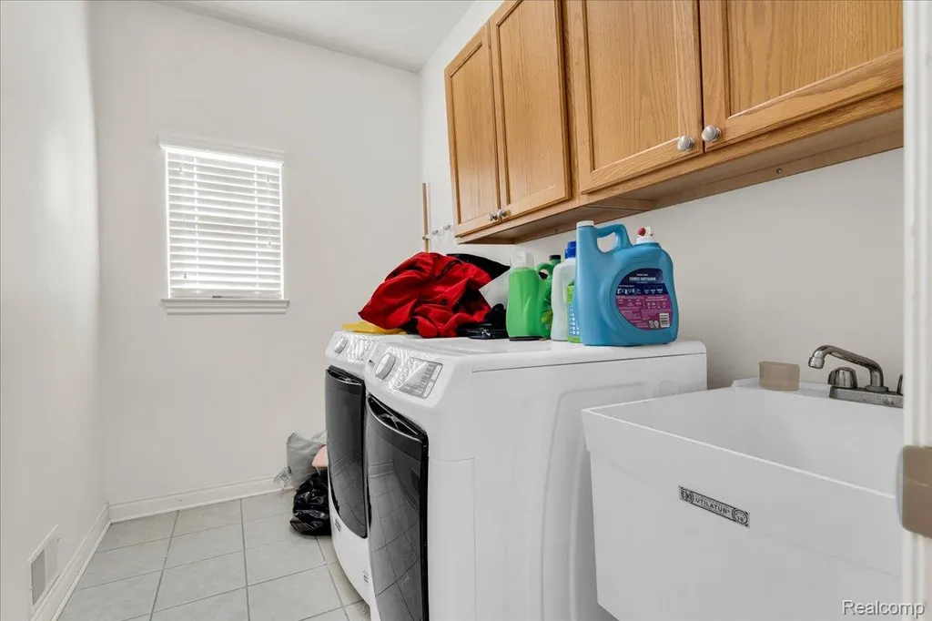1143 Polo Drive South Lyon City MI 48178