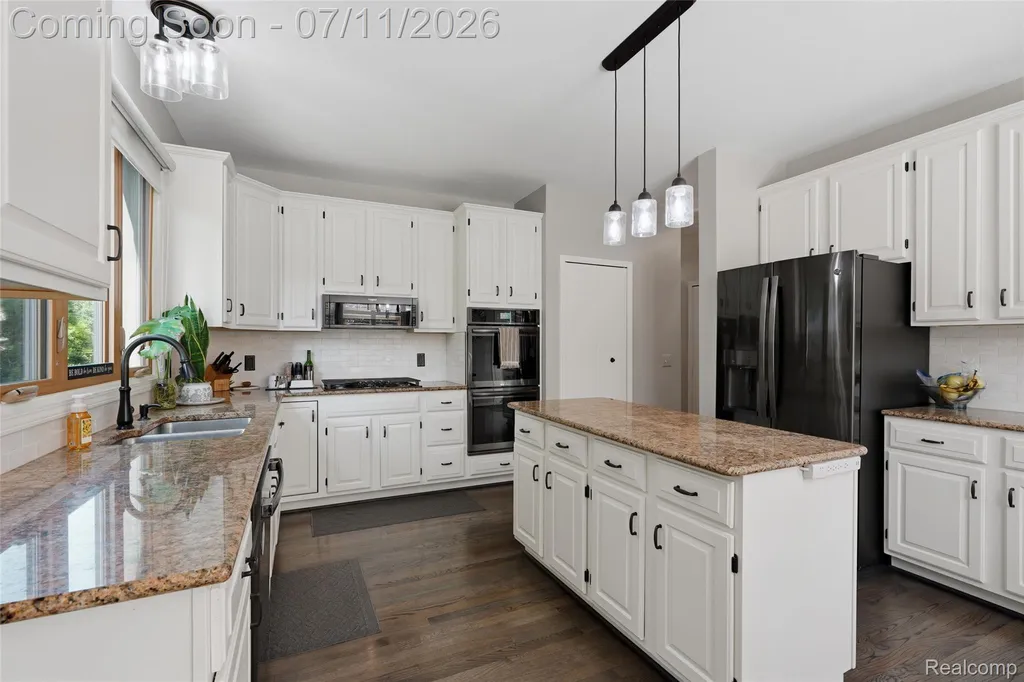 54856 Whitby Way Shelby Charter Township MI 48316