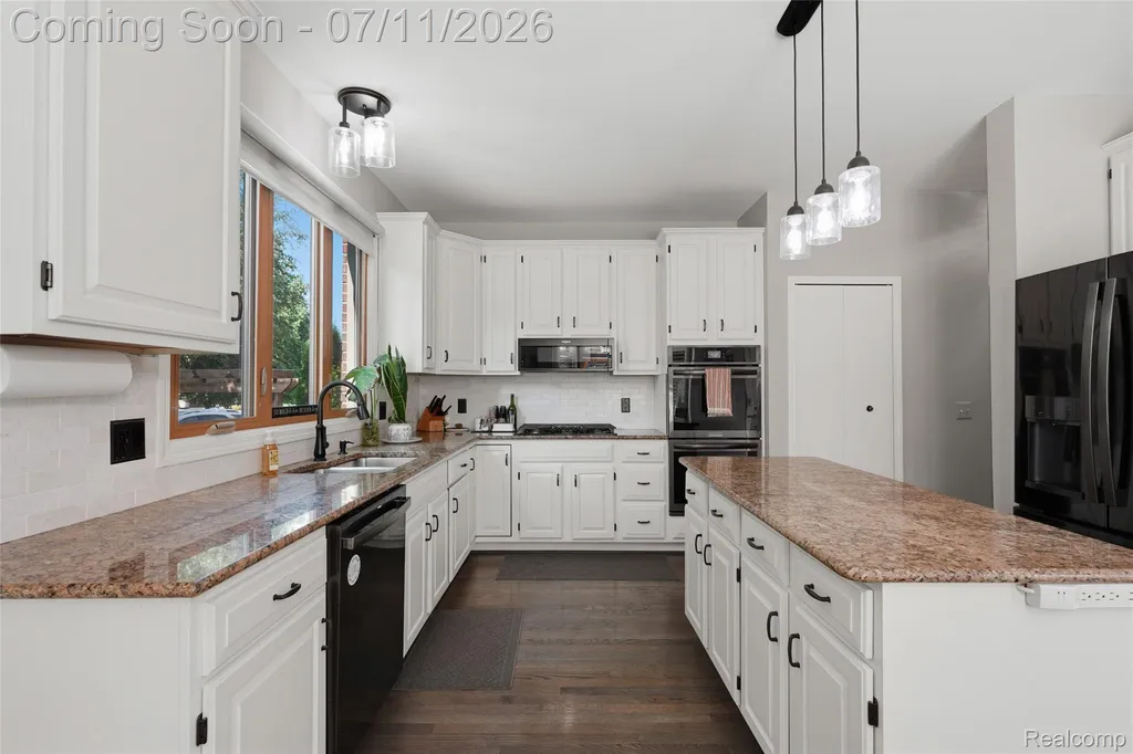 54856 Whitby Way Shelby Charter Township MI 48316