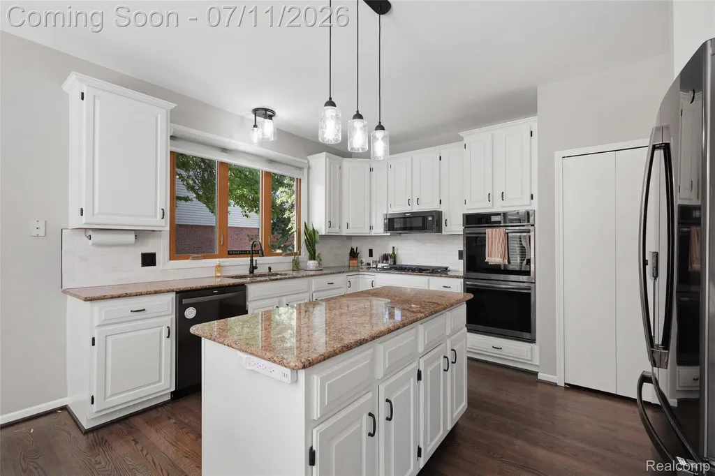 54856 Whitby Way Shelby Charter Township MI 48316