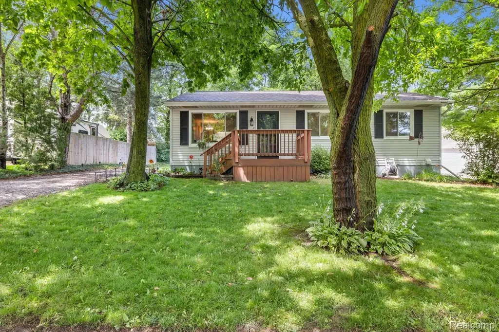 310 Mason Road Howell City MI 48843