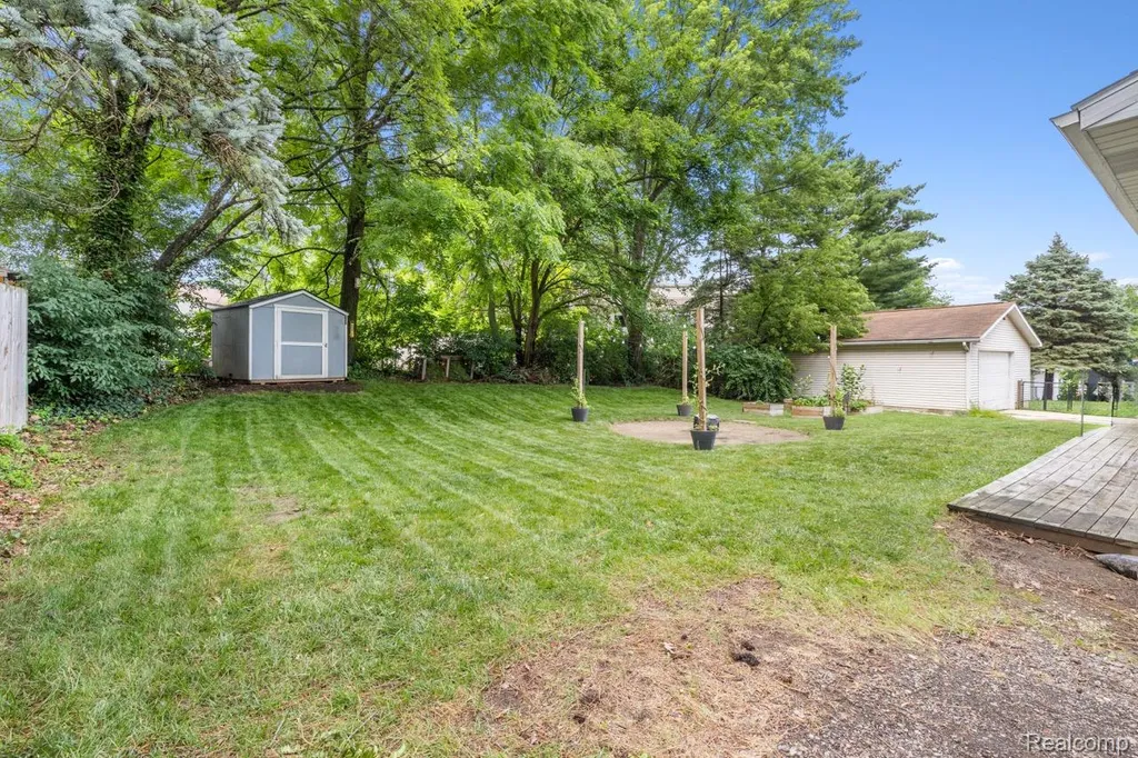 310 Mason Road Howell City MI 48843
