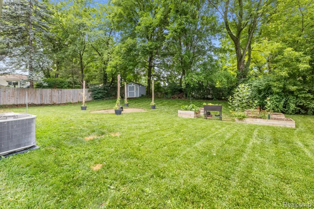 310 Mason Road Howell City MI 48843