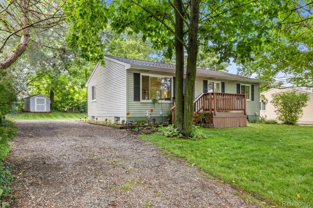 310 Mason Road Howell City MI 48843