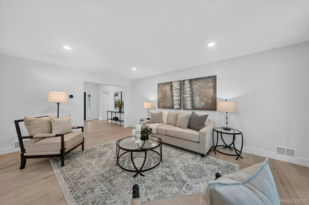 756 Great Oaks Drive Bloomfield Hills City MI 48304