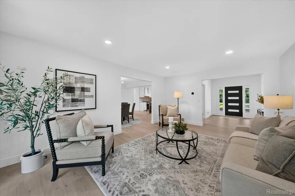 756 Great Oaks Drive Bloomfield Hills City MI 48304