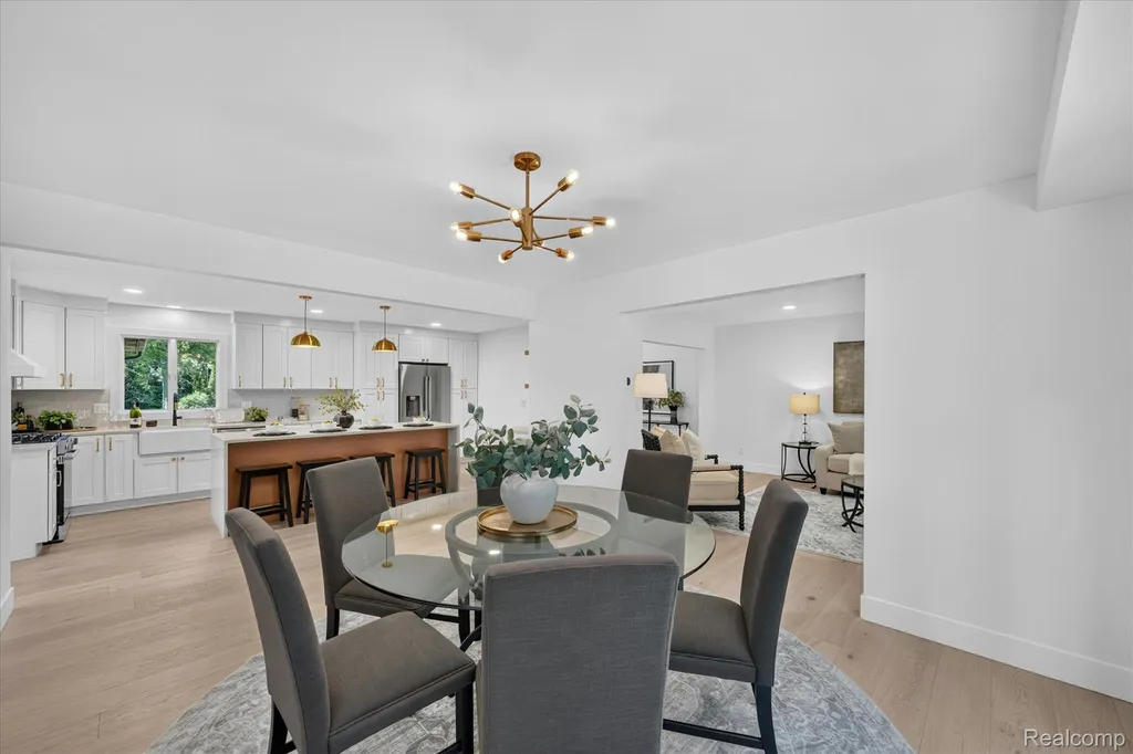 756 Great Oaks Drive Bloomfield Hills City MI 48304