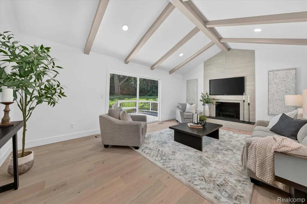 756 Great Oaks Drive Bloomfield Hills City MI 48304