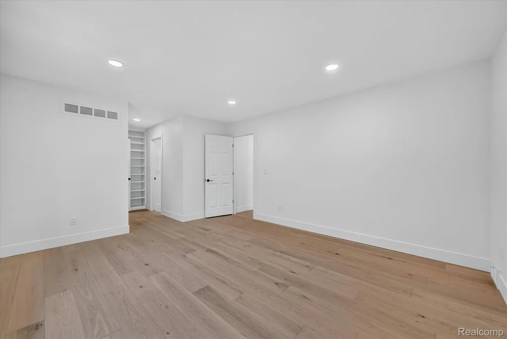756 Great Oaks Drive Bloomfield Hills City MI 48304