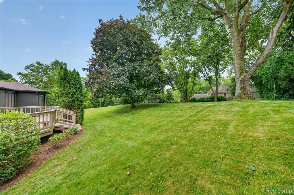 756 Great Oaks Drive Bloomfield Hills City MI 48304
