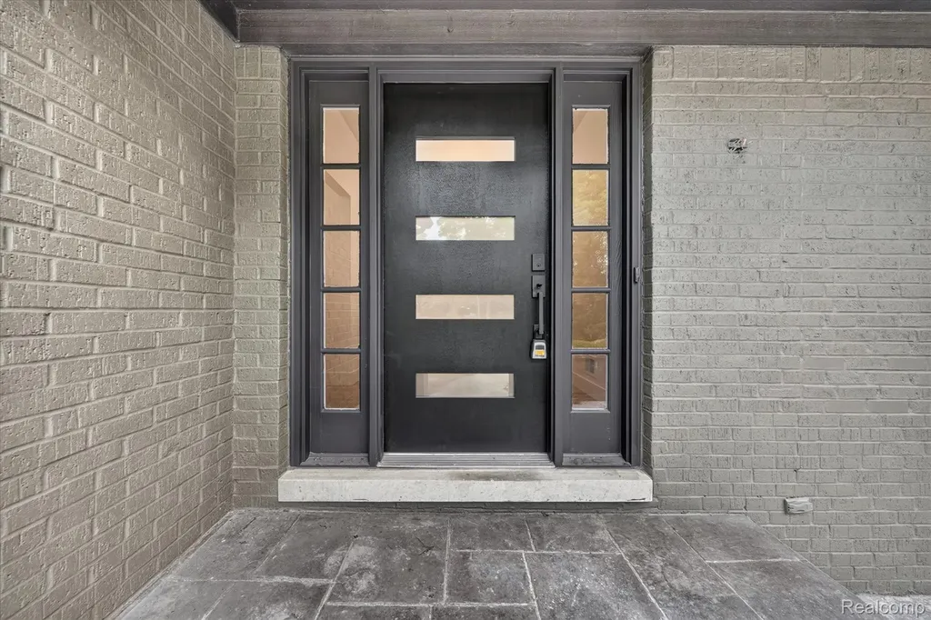 756 Great Oaks Drive Bloomfield Hills City MI 48304
