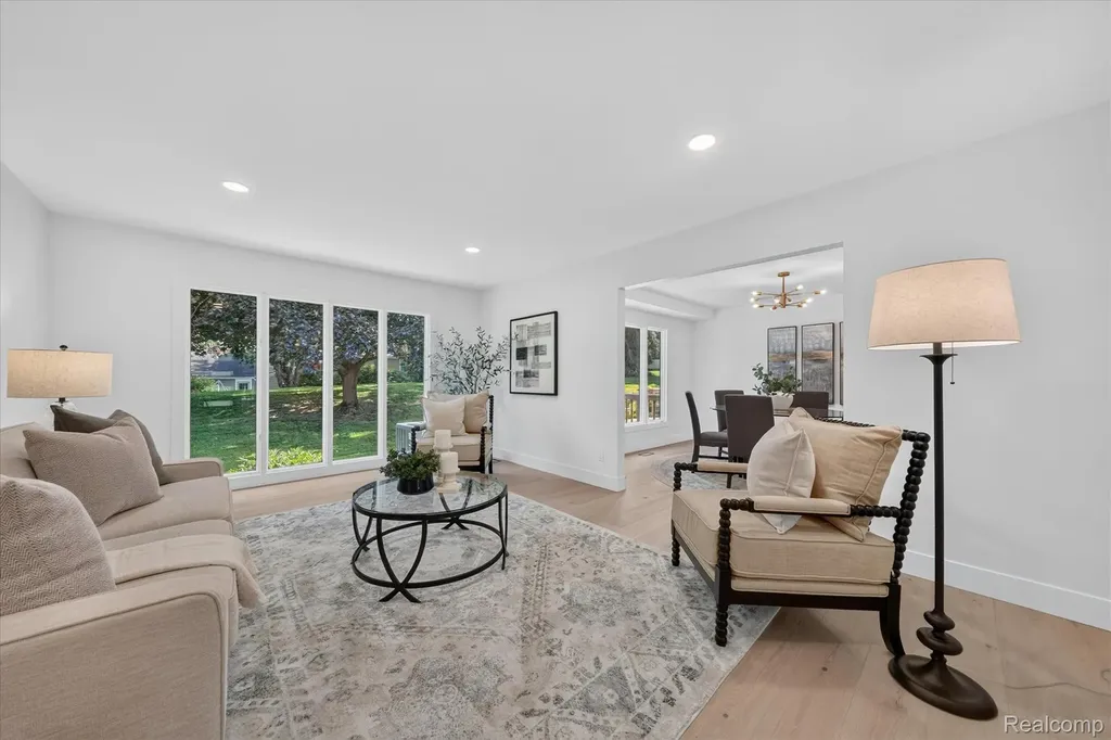 756 Great Oaks Drive Bloomfield Hills City MI 48304