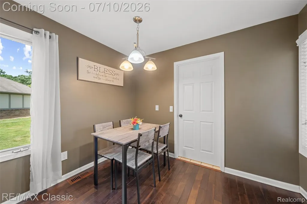 42027 Saratoga Circle Canton Charter Township MI 48187