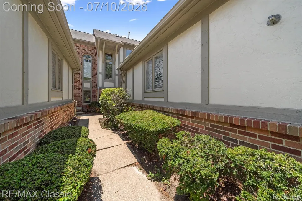 42027 Saratoga Circle Canton Charter Township MI 48187