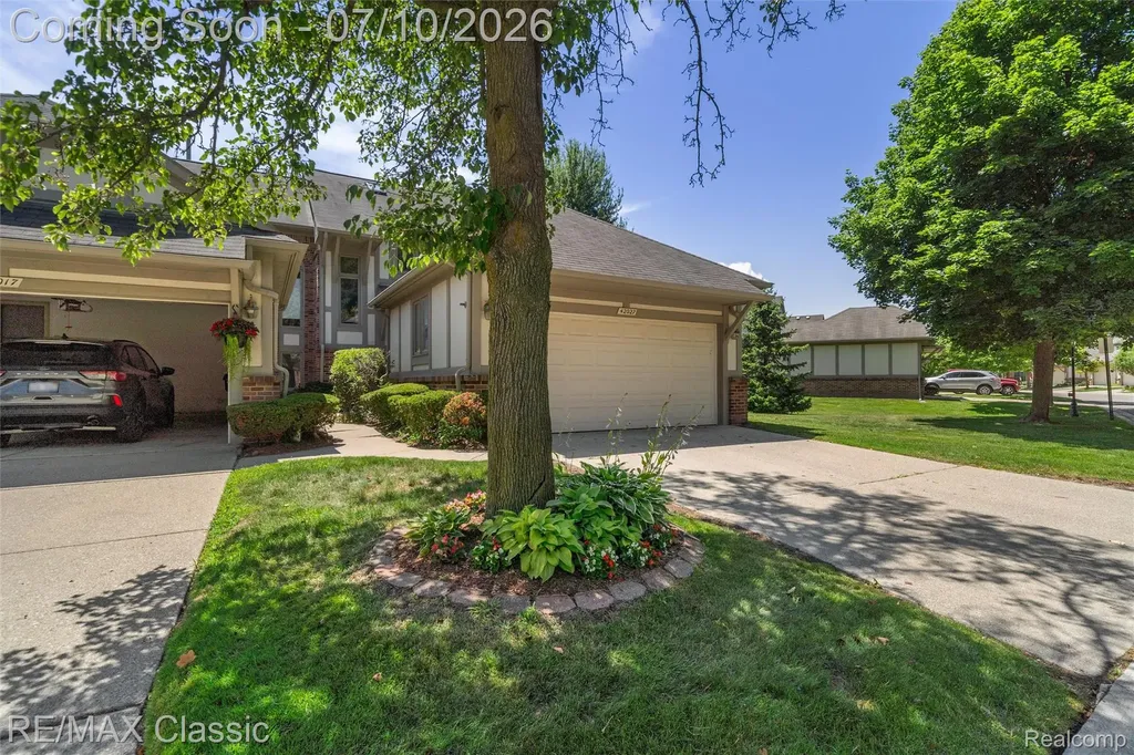 42027 Saratoga Circle Canton Charter Township MI 48187
