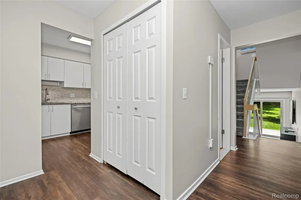 39455 Country Lane Novi City MI 48375